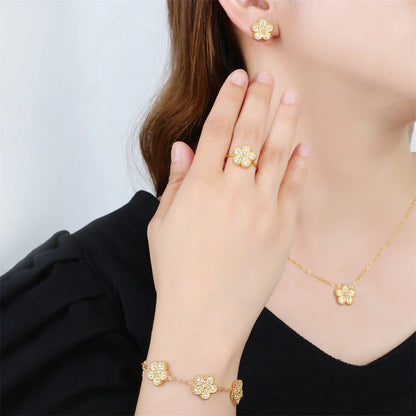 18 Karat Gold Vergoldetes Schmuckset mit Blumenmotiv