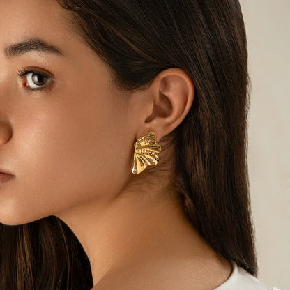 18-Karat Gold Vergoldete Ahornblattform Ohrringe