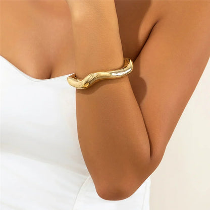 Dicke Armreife in 18 Karat Silber Vergoldetem Boho-Stil
