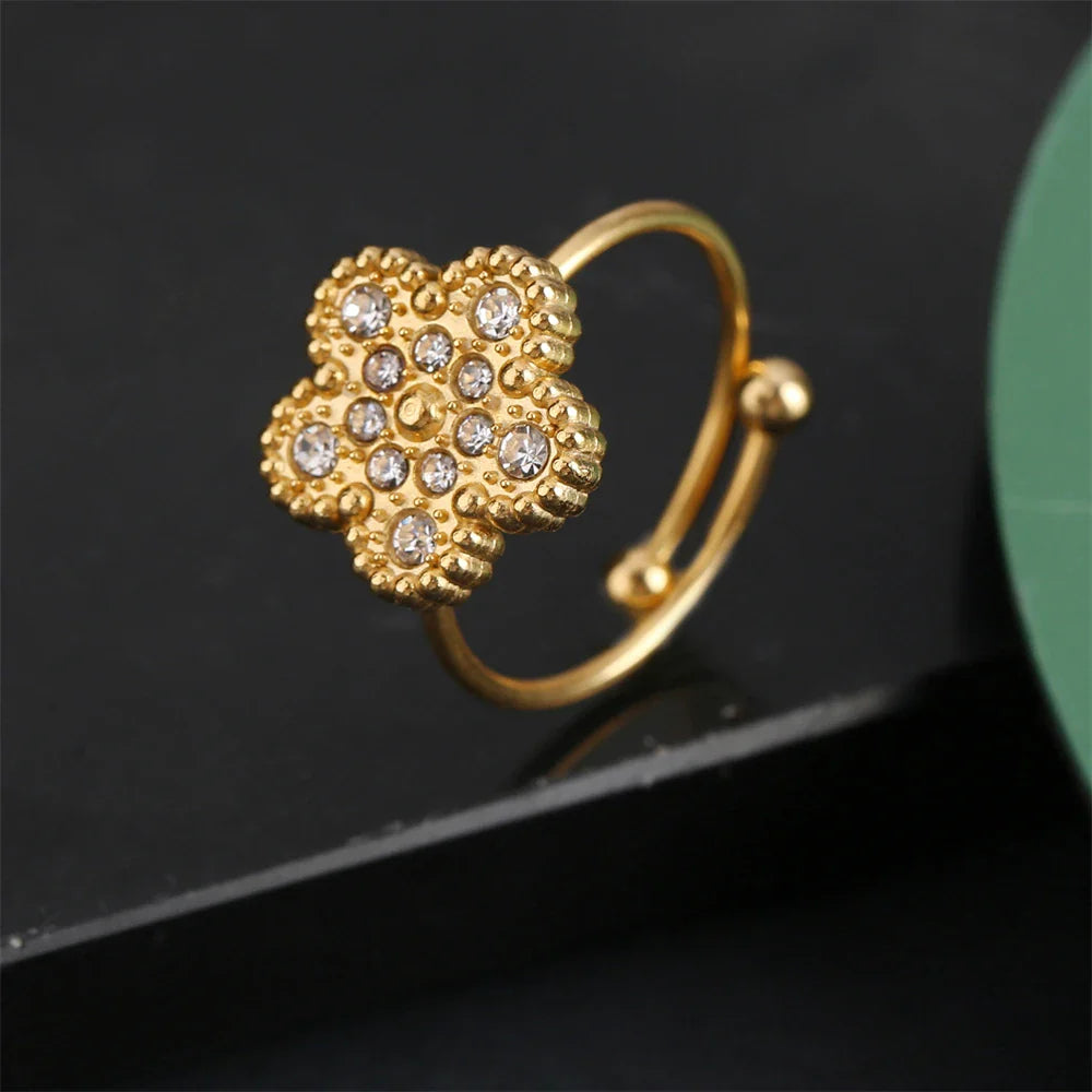 18 Karat Gold Vergoldetes Schmuckset mit Blumenmotiv